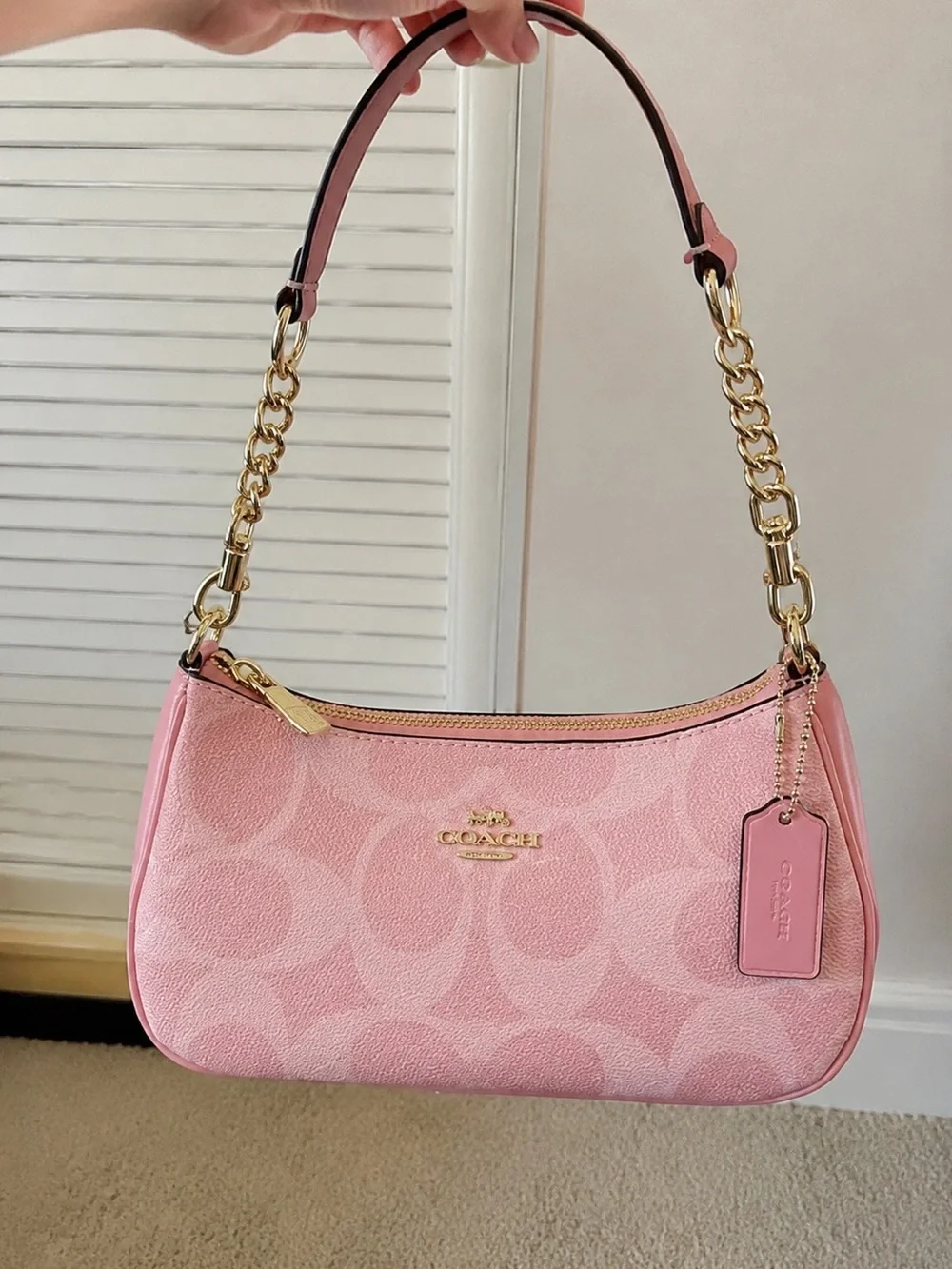 Coach Pink Signature Jacquard Shoulder Bag with Gold Hardware - Picture 2 of 4